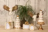 Decoratietaart - wit/creme met goud - 47 cm - kunsthars