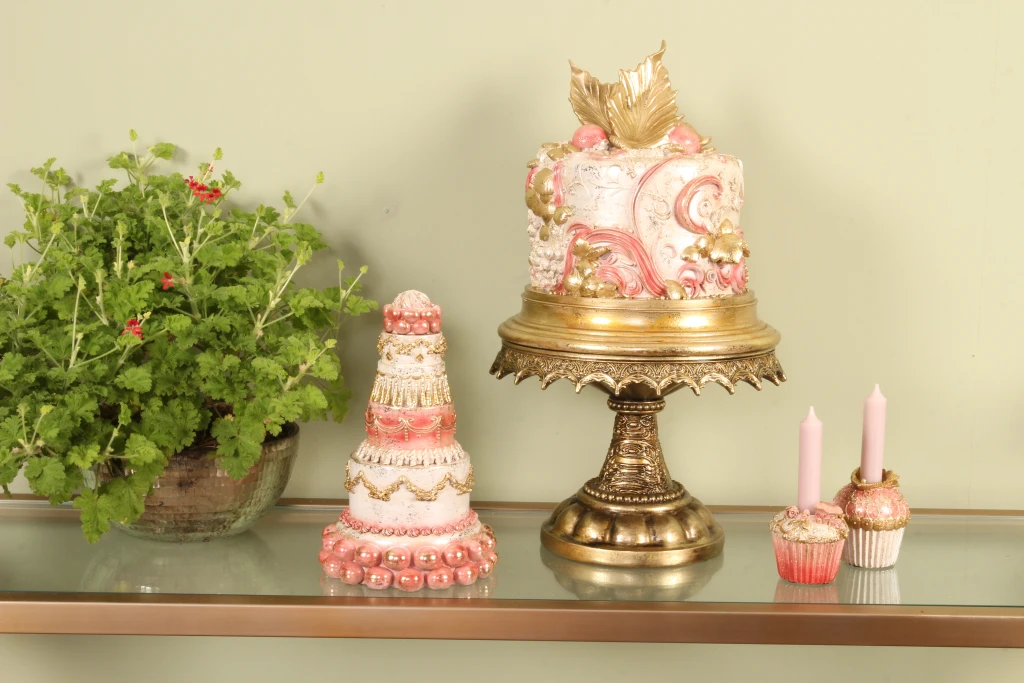 Decorative Cake - Pink - 31 cm - Resin
