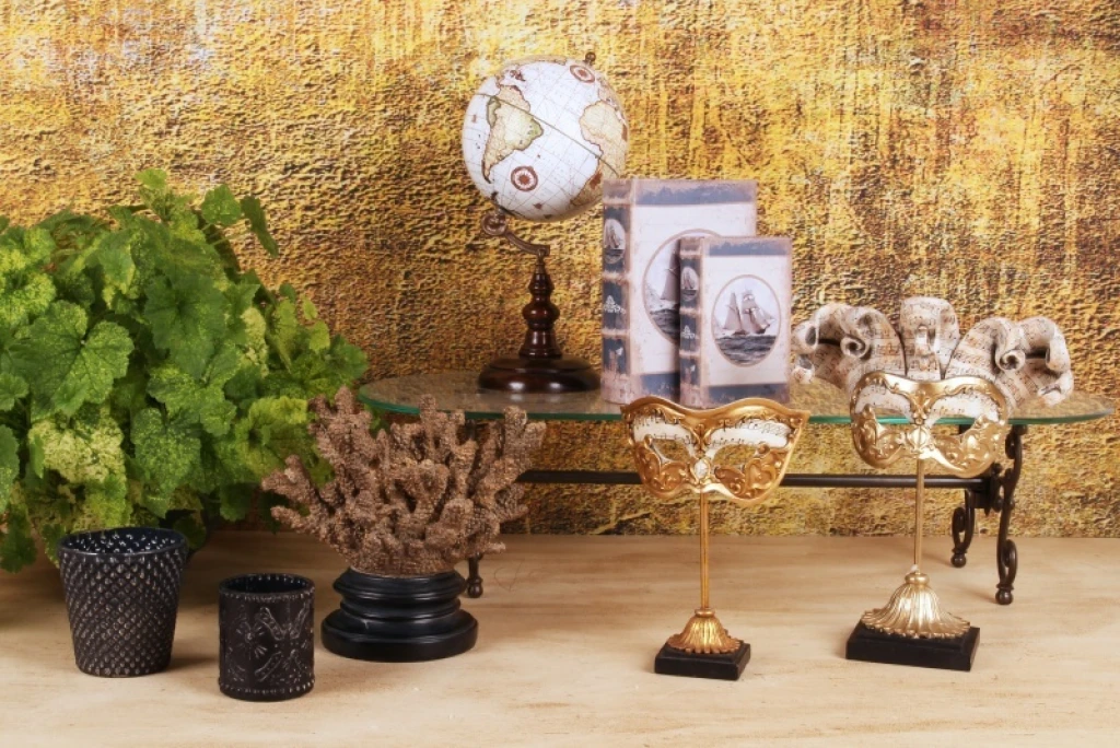 Decorative Mask on Pedestal - Gold - 28 cm - Resin