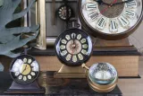 Tafelklok Alain - zwart - messing - 15 cm